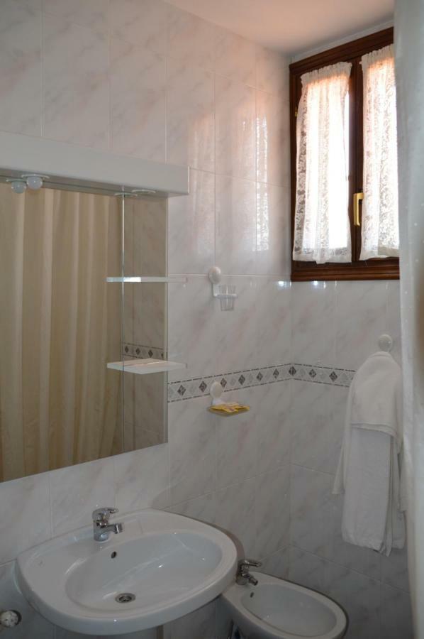 Labella - Hostal Rural Restaurante Ла Калаора Екстериор снимка